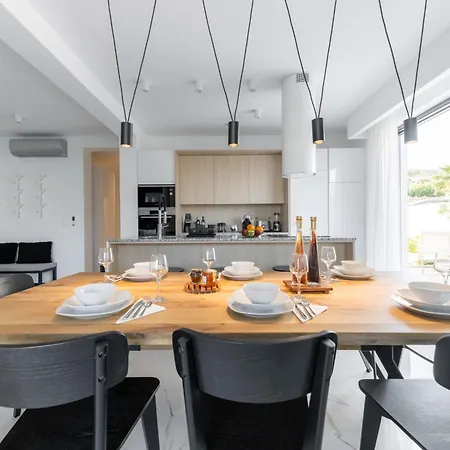 Apartmán Velebit - Luxury Steps Away From Adriatic Sea, With Private Pool And Stunning Views Vinjerac