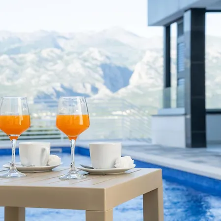 Apartmán Velebit - Luxury Steps Away From Adriatic Sea, With Private Pool And Stunning Views Vinjerac