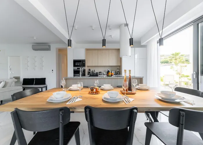 شقة Velebit - Luxury Steps Away From Adriatic Sea, With Private Pool And Stunning Views فينجيراك